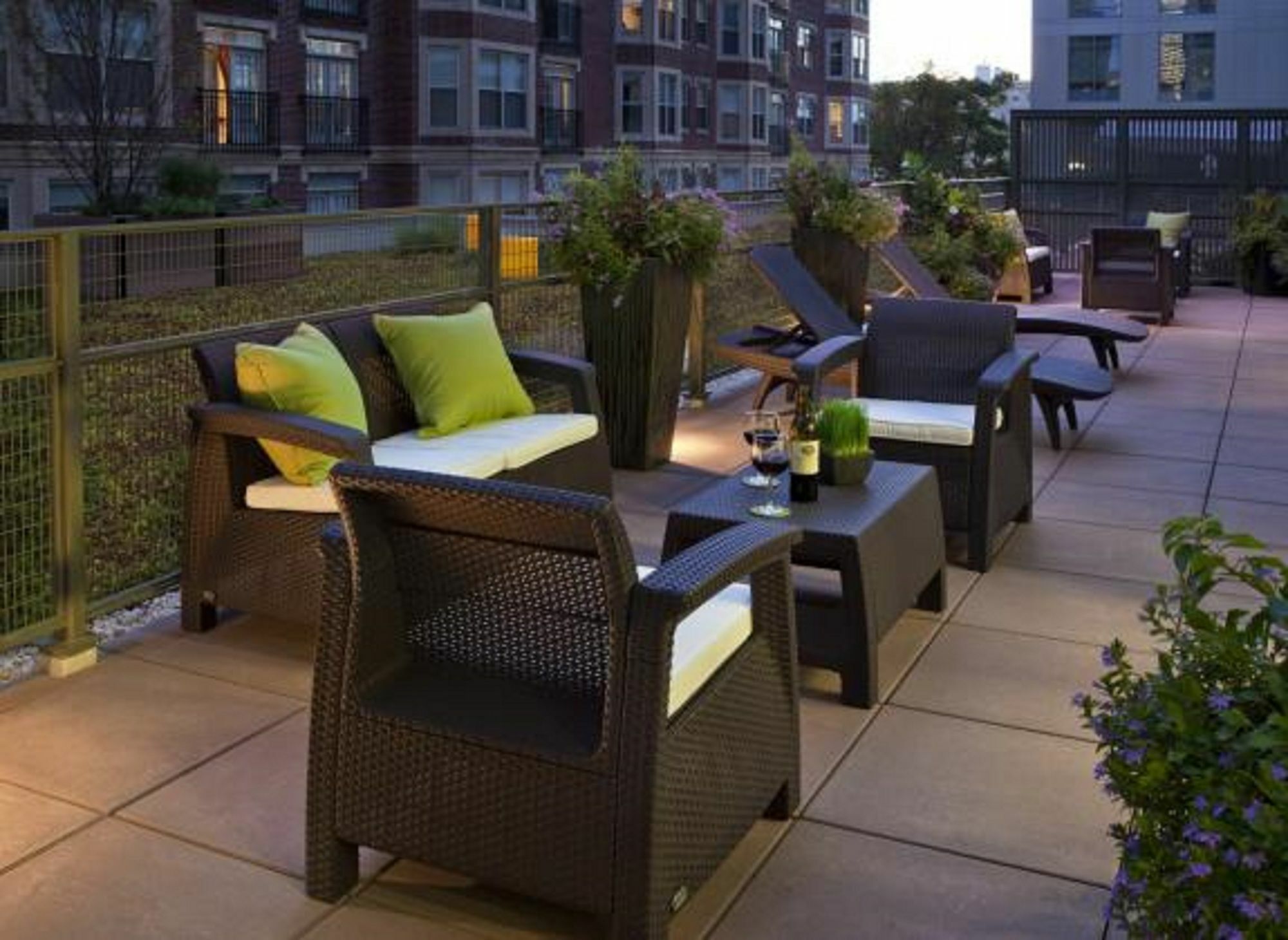 Global Luxury Suites At Kenmore Square 보스톤 외부 사진